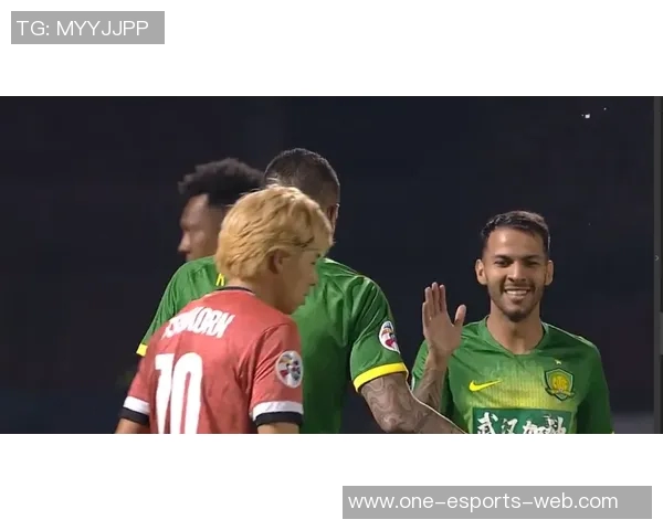 卡杜蕾斯：从足坛新星到全球球迷心中的传奇偶像