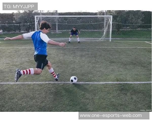 球星经典动作解析与实战技巧教学助力足球技能提升 球星经典动作解析与实战技巧教学助力足球技能提升